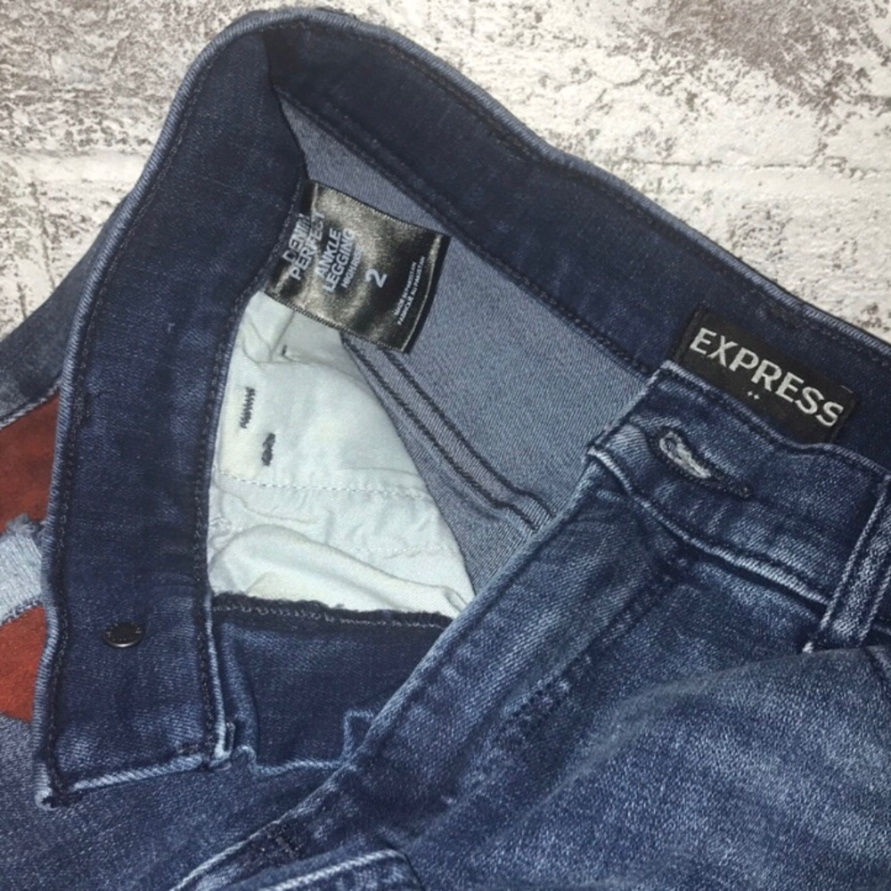 Hand-Painted Flower Express Ripped High Rise Jeans - Picture 3 of 5